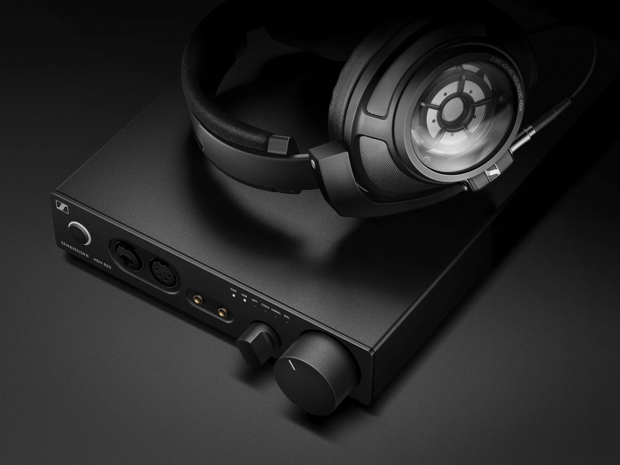 https://www.sennheiser-hearing.com/en-CA/p/momentum-4-wireless/ social preview image