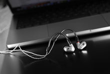 Charger l&#39;image dans la galerie, IE 200 Silver