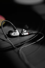 Charger l&#39;image dans la galerie, IE 200 Silver Refurbished